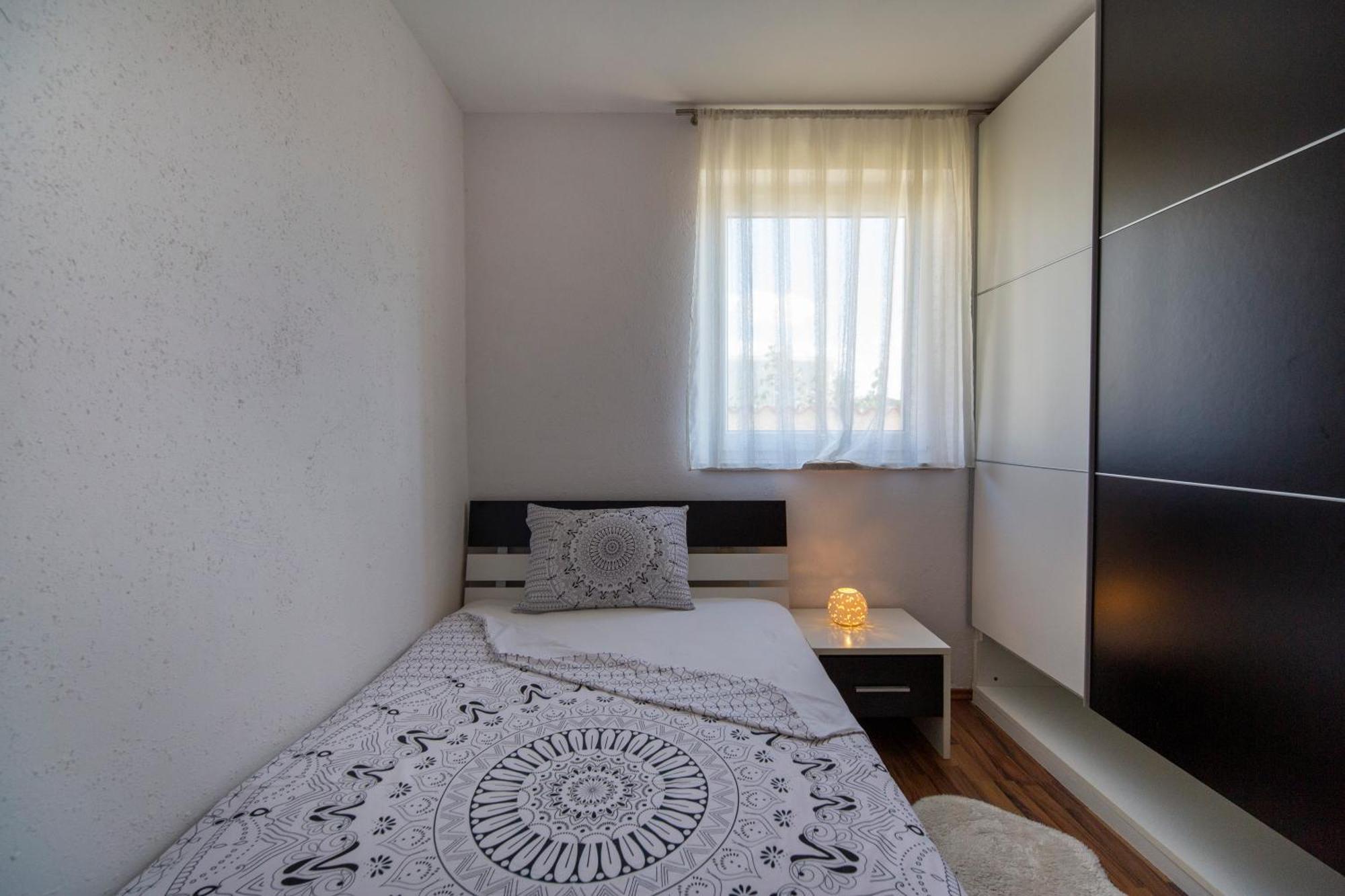 Apartman Viki Stinjan プーラ エクステリア 写真